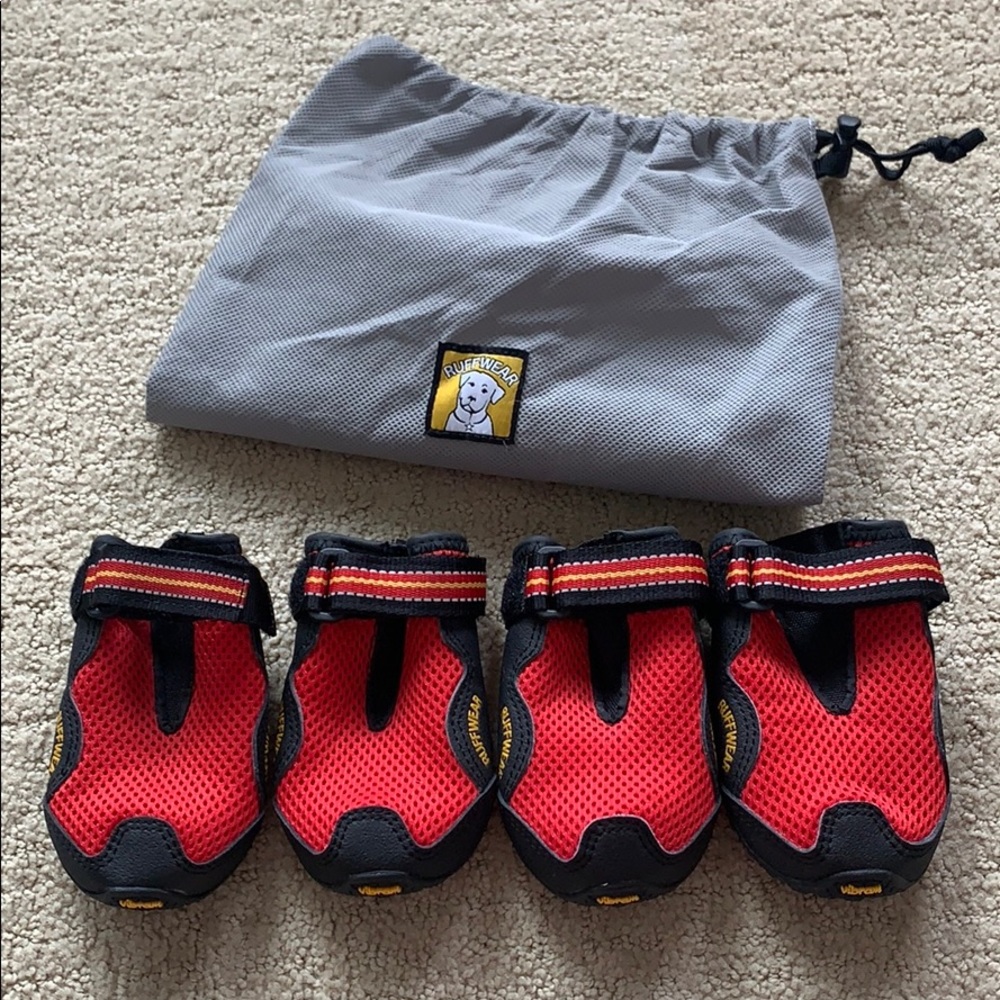 NWOT Vibram Ruffwear Grip Trex Dog Booties